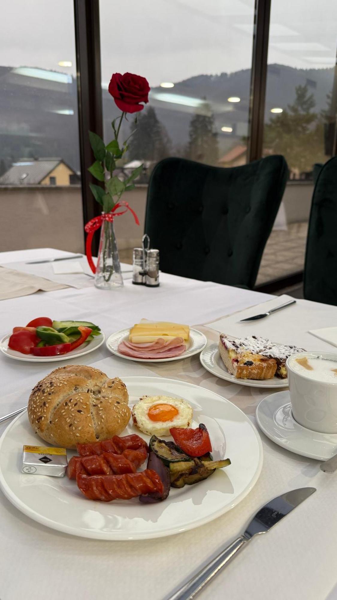 Wellness Hotel Diplomat Rajecké Teplice Esterno foto
