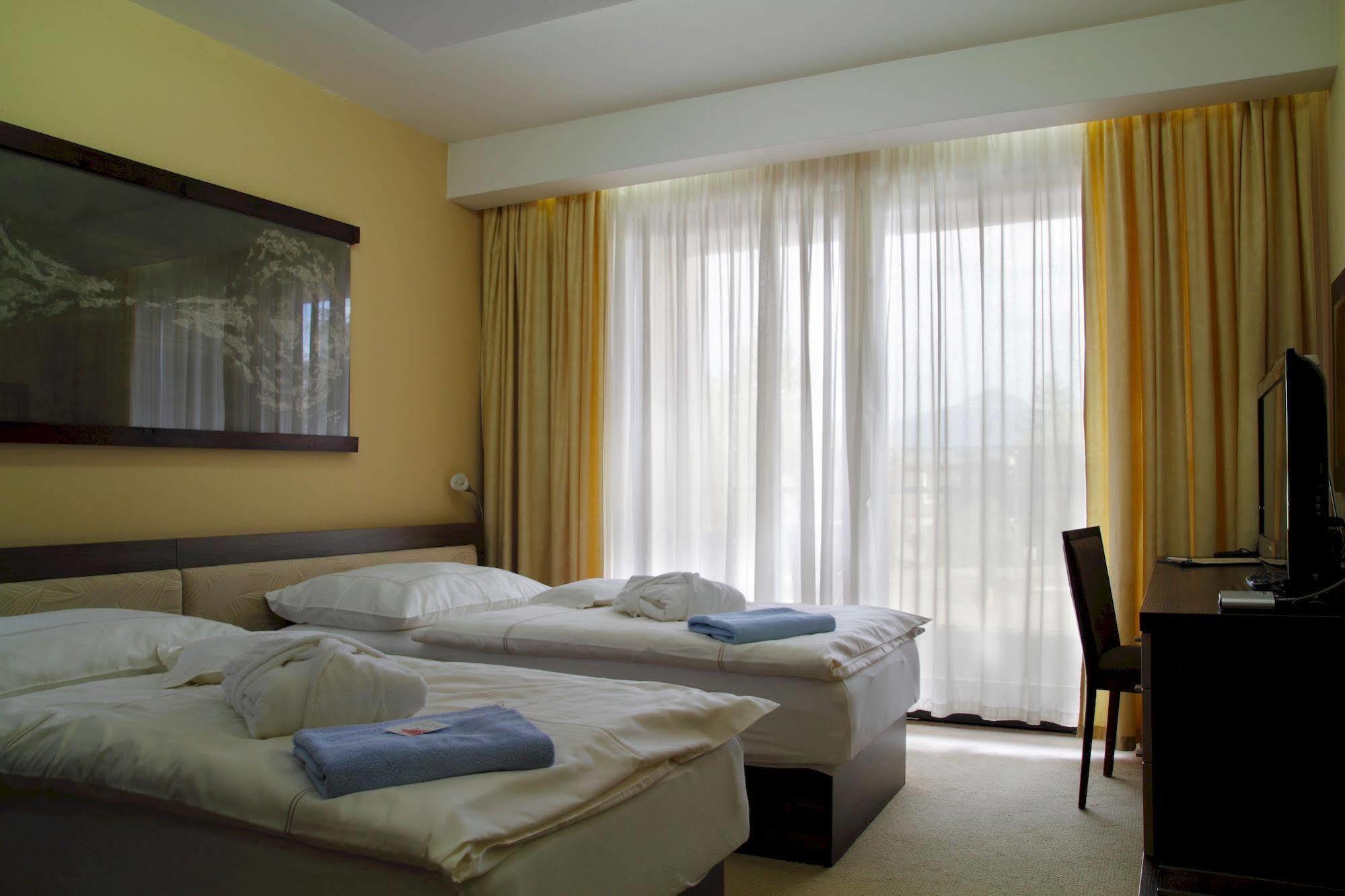 Wellness Hotel Diplomat Rajecké Teplice Esterno foto