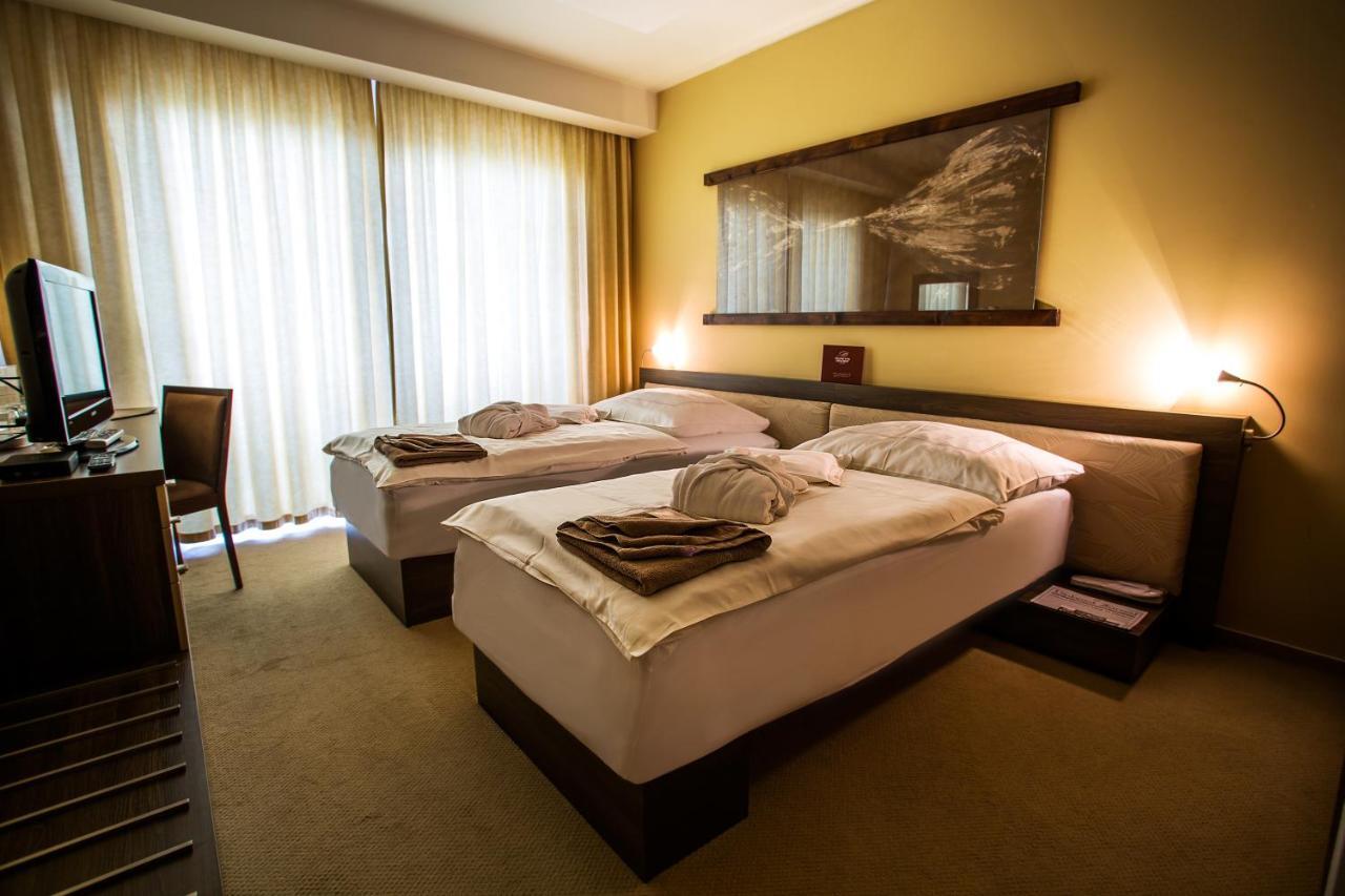 Wellness Hotel Diplomat Rajecké Teplice Esterno foto